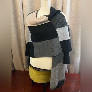 Coldwater Creek Black and Gray Diamond Pattern Poncho